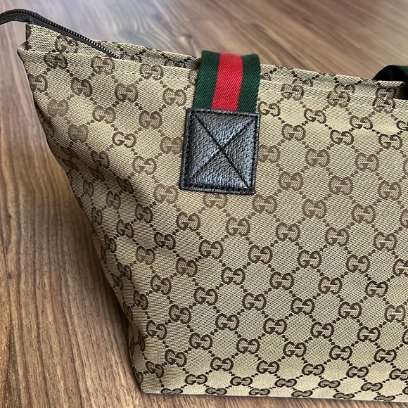 A287 - 💯 % authentic Gucci shoulder bag - Picture 8 of 16